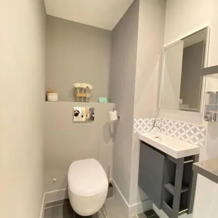 דירה Beautiful 2 Bedrooms 2 Bathrooms Center Of