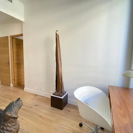 Beautiful 2 Bedrooms 2 Bathrooms Center Of *