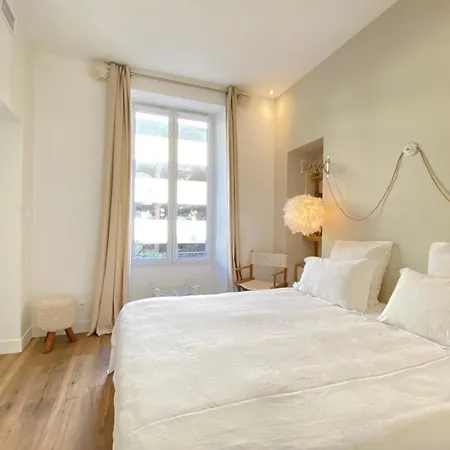 Beautiful 2 Bedrooms 2 Bathrooms Center Of *