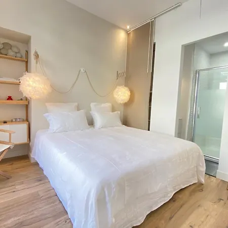 Beautiful 2 Bedrooms 2 Bathrooms Center Of קאן