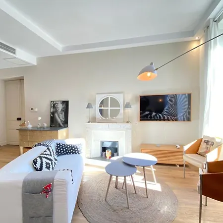 Beautiful 2 Bedrooms 2 Bathrooms Center Of *