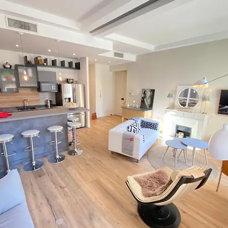 Beautiful 2 Bedrooms 2 Bathrooms Center Of