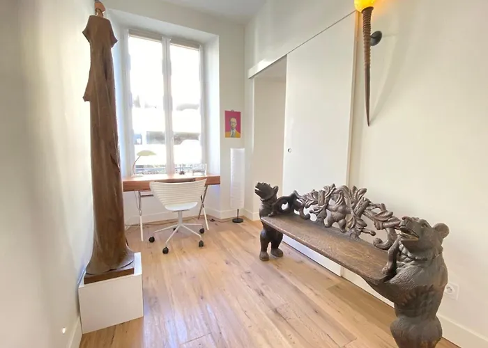 Beautiful 2 Bedrooms 2 Bathrooms Center Of