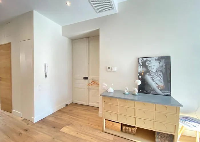 شقة Beautiful 2 Bedrooms 2 Bathrooms Center Of *