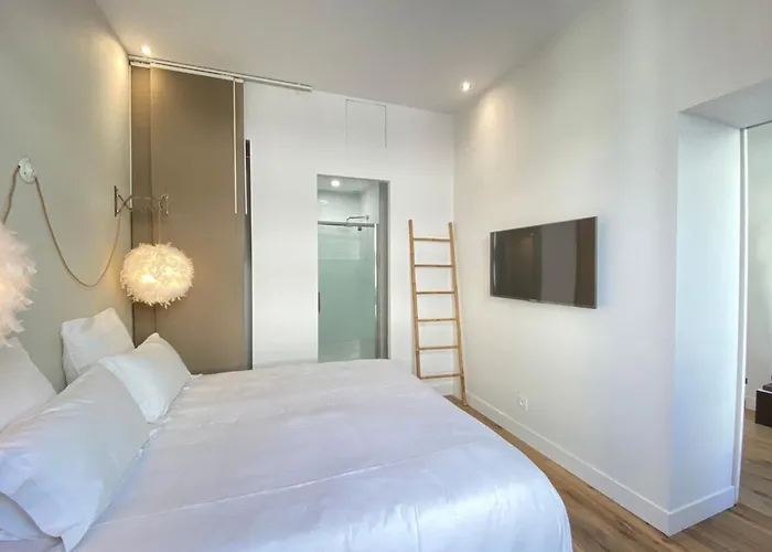 Beautiful 2 Bedrooms 2 Bathrooms Center Of شقة *