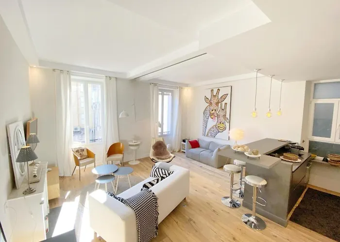 شقة Beautiful 2 Bedrooms 2 Bathrooms Center Of كان