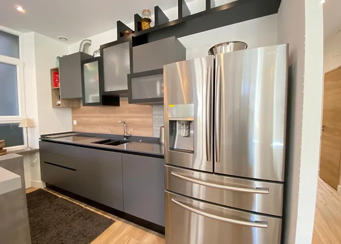 Beautiful 2 Bedrooms 2 Bathrooms Center Of كان