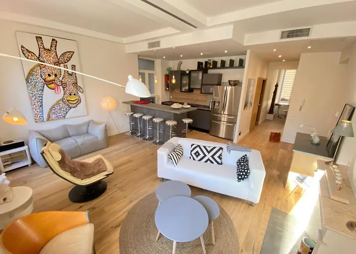 Beautiful 2 Bedrooms 2 Bathrooms Center Of شقة